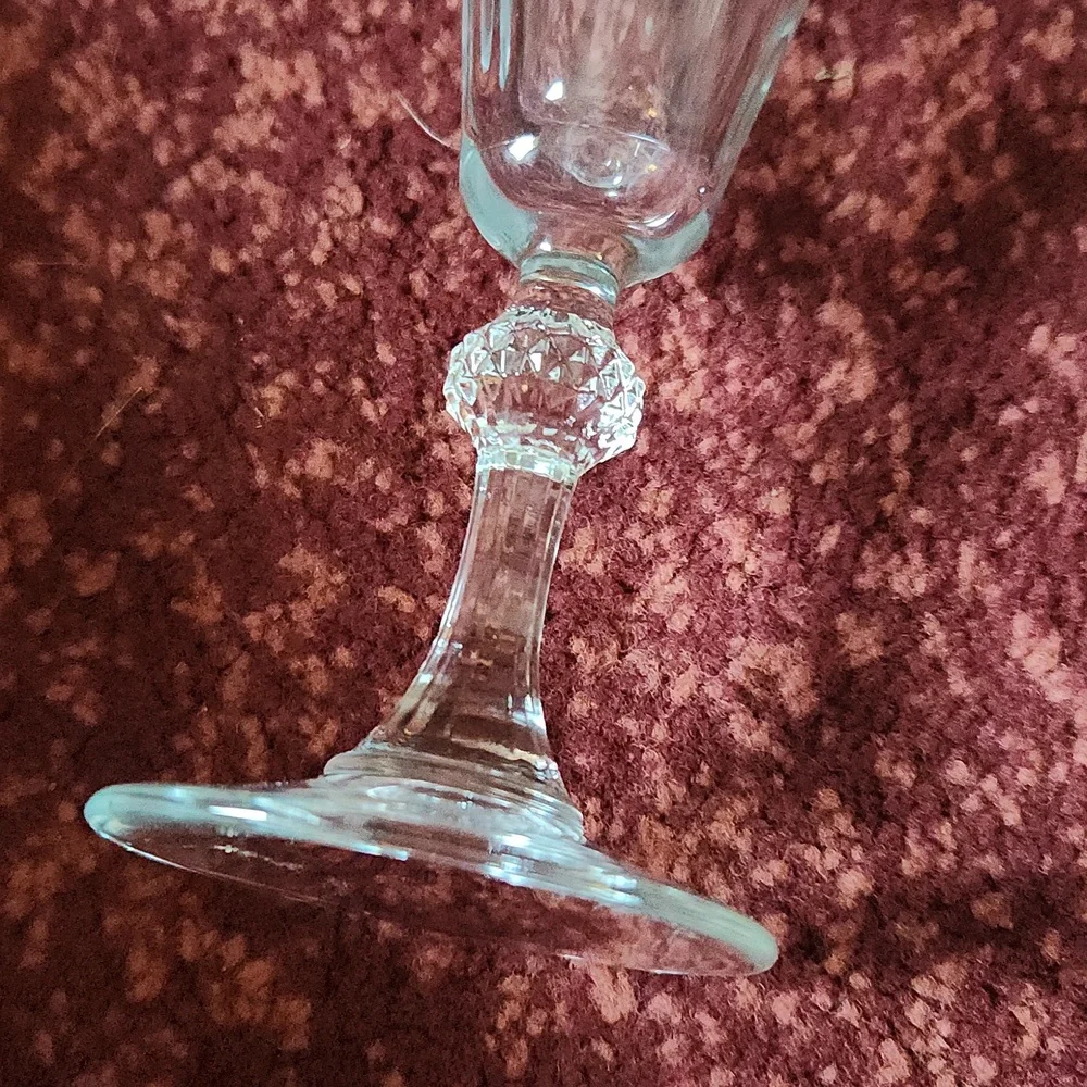Champagne 🍾 pleaded fluted